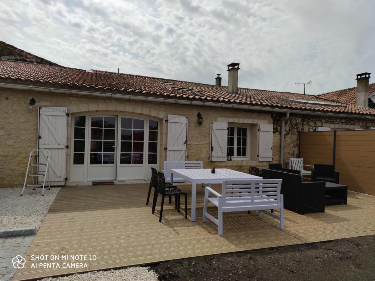 Domaine Des Pres De Joussac - Protocole Sanitaire Strict Vila Jau-Dignac-et-Loirac Exterior foto