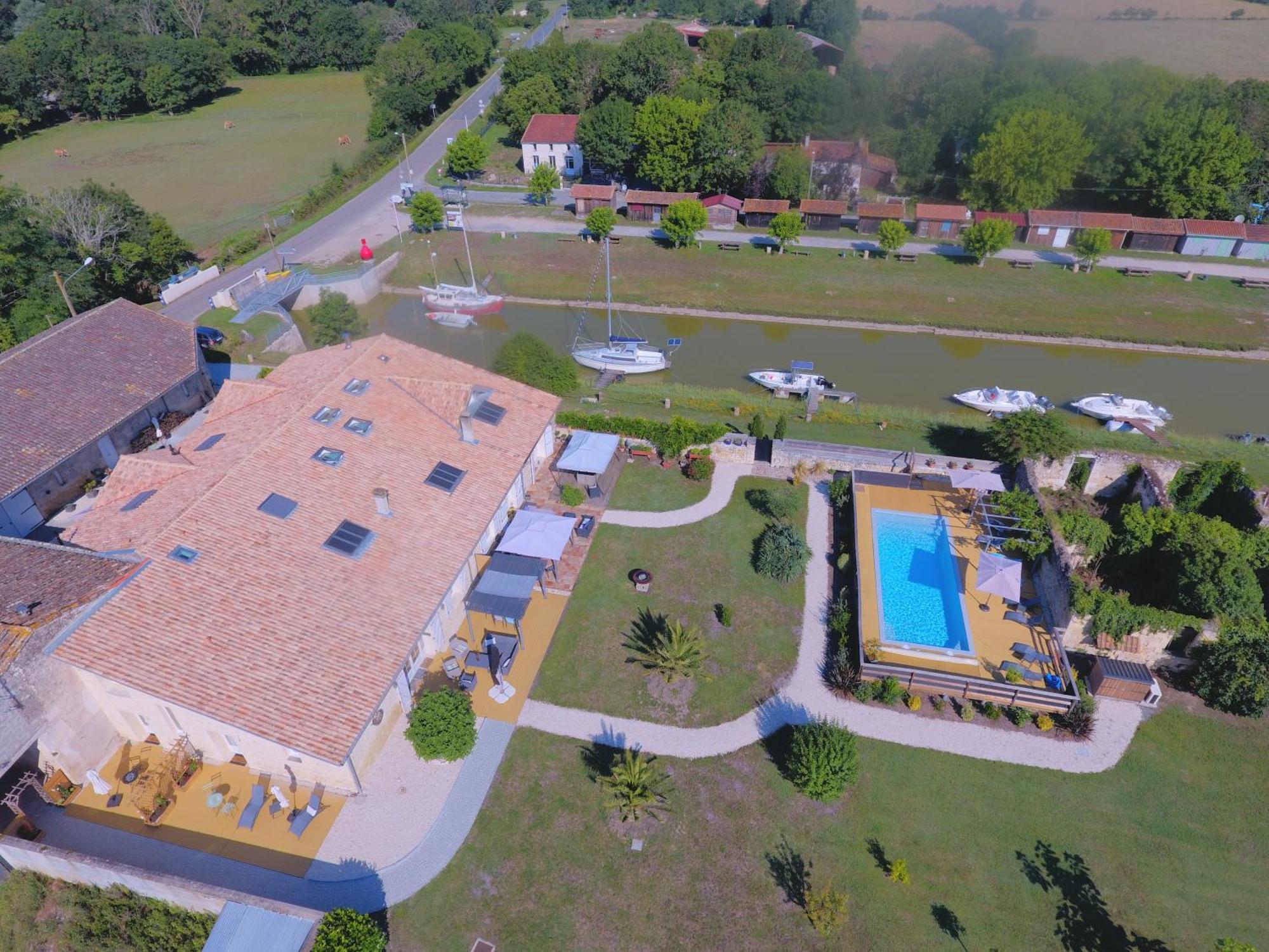 Domaine Des Pres De Joussac - Protocole Sanitaire Strict Vila Jau-Dignac-et-Loirac Exterior foto