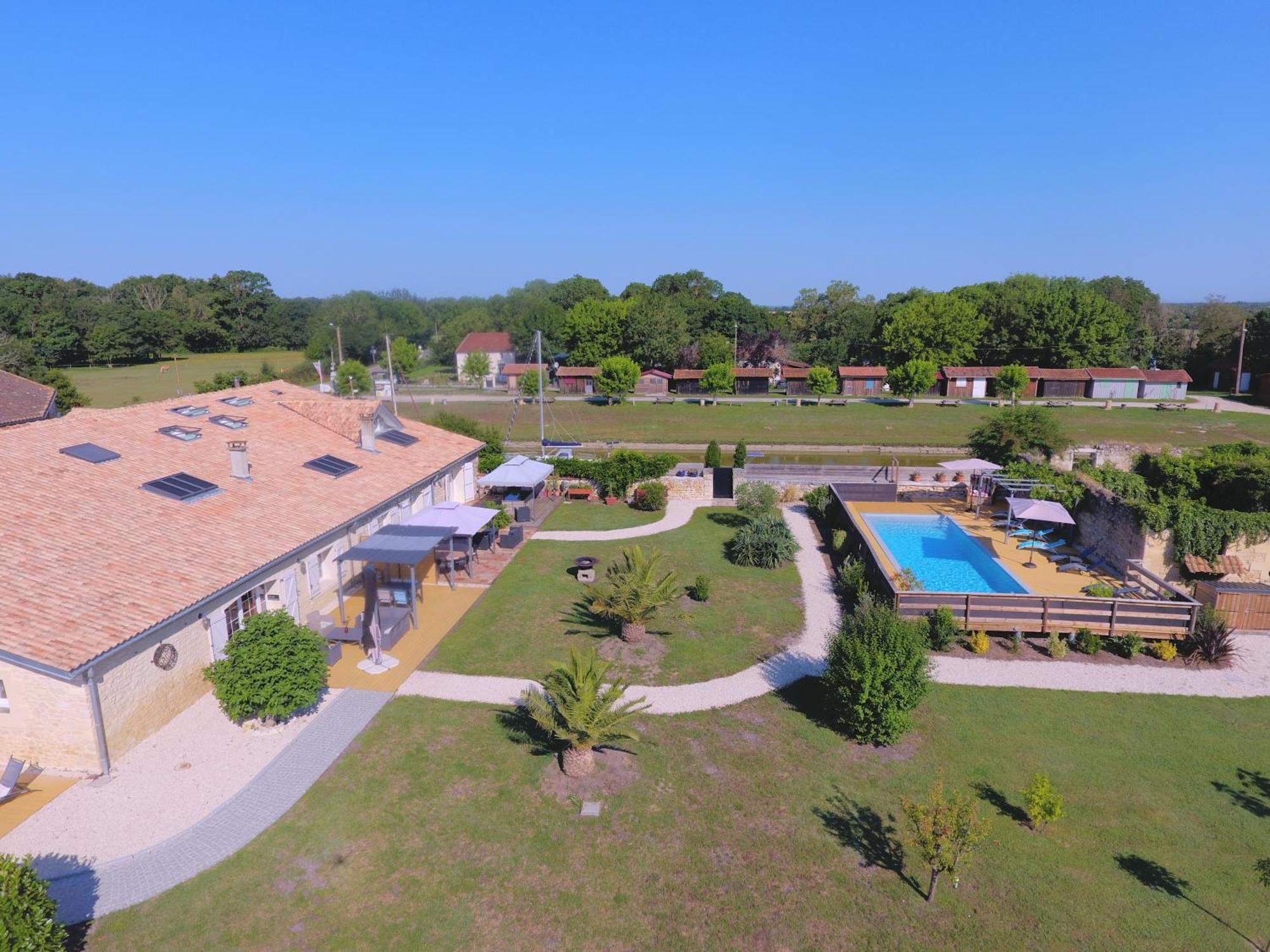 Domaine Des Pres De Joussac - Protocole Sanitaire Strict Vila Jau-Dignac-et-Loirac Exterior foto
