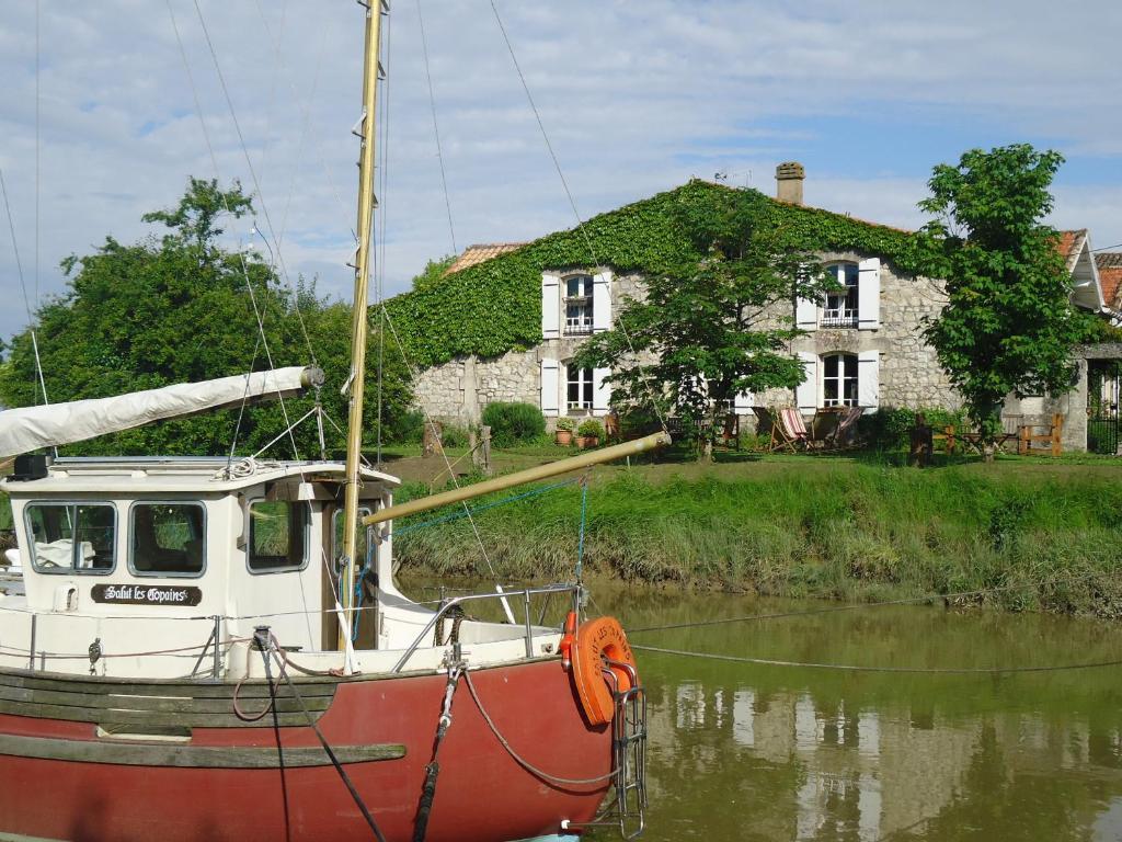 Domaine Des Pres De Joussac - Protocole Sanitaire Strict Vila Jau-Dignac-et-Loirac Quarto foto